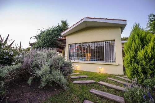 Casa En Pinares, 5 Dormitorios *- Ref: 4123