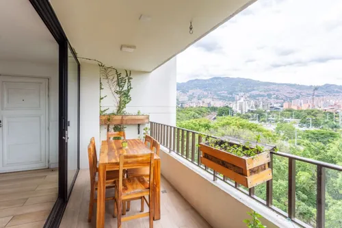 Apartamento En Venta En Laureles. Cod V16058