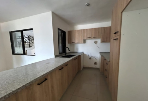 Apartamento De 1er Nivel En La Romana