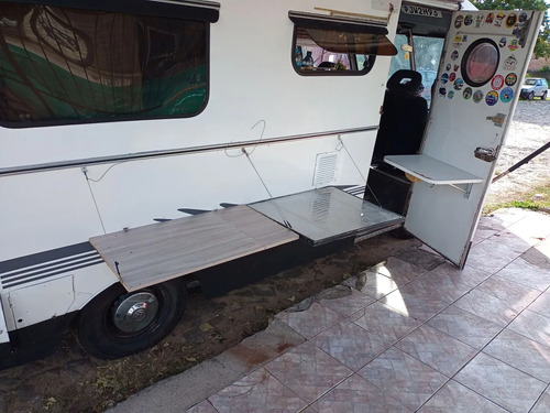 Vendo Motorhome Invel Super Inteiro Documentado, 04 Pessoas.