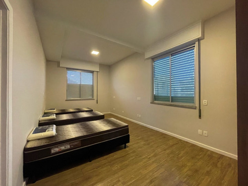 Imagem 18 de 30 de Apartamento Alto Padrão De Frente Para O Mar Nas Pitangueiras Com 6 Suítes E 4 Vagas - Guarujá. - Ap0152