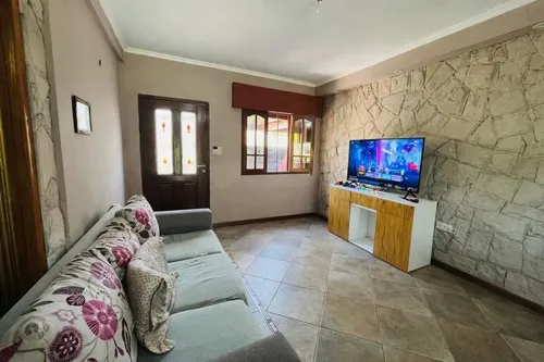 Casa 4 Ambientes En Venta Quincho Cochera En Glew 