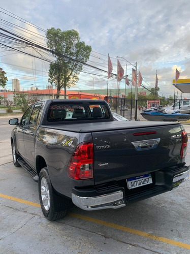 Toyota Hilux 2017 2.7 Srv Cab. Dupla 4x4 Flex Aut. 4p