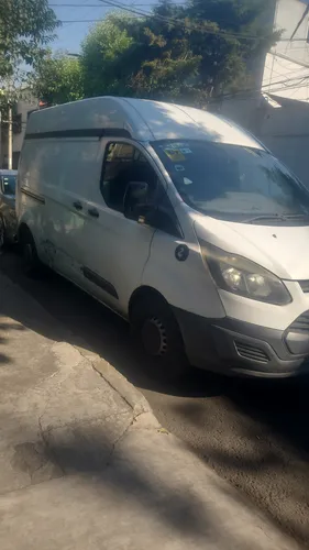 Ford Transit 2.2 corta techo alto transmisión manual 6 velocidades