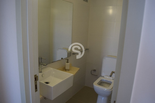 Apartamento En Venta - Brava- Ref: 3982