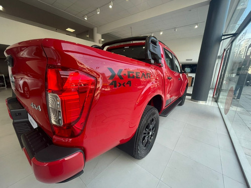 Imagen 10 de 25 de Nissan Frontier 2023 2.3bt X-gear 4x4 At L22