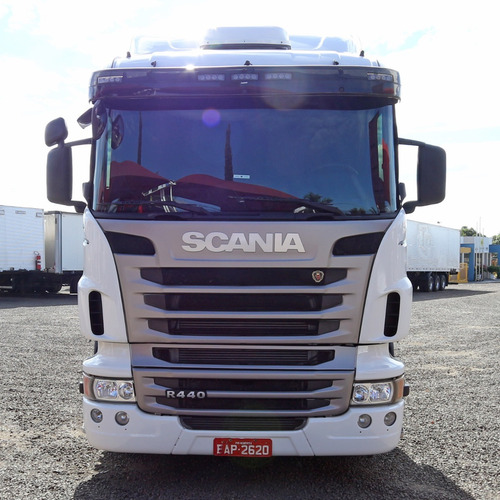 Imagem 3 de 11 de Scania R440 - 2013/13 - 8x2 (bap 2620)