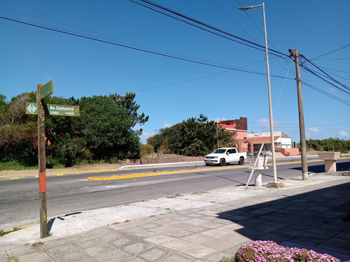 Local En Venta Cerca Del Mar Con Financiacion Con Gas Natural- Mar De Ajo