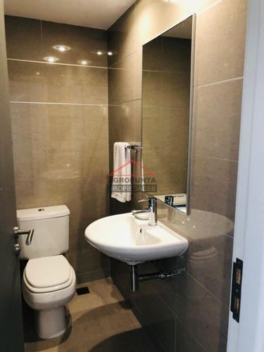 Apartamento En Mansa, 2 Dormitorios *- Ref: 4886
