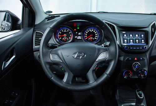 Imagem 14 de 15 de Hyundai Hb20s 1.6 Comfort Plus 16v Flex 4p Automático
