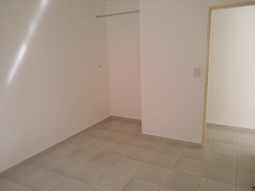 Imagen 5 de 14 de Departamento En Venta En Moron Centro