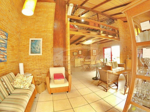 Imagem 8 de 15 de Excelente Sobrado 4 Quartos, Sendo 3 Suítes E 1 Suíte Master No Centro De Balneário Piçarras/sc (cód. 10000) - 35710000v