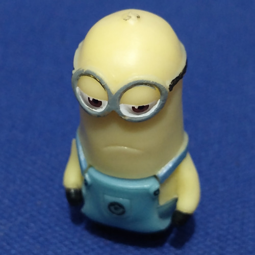 Minion Kevin Sin Pelo Huevo Kinder Chimos (Usado)