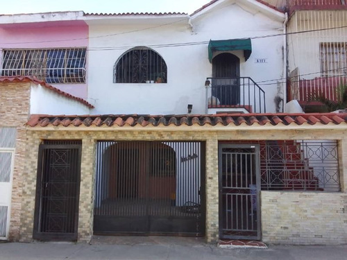 Venta De Casa En San Martín 169m2/4h/3b/1pe