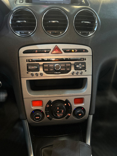 Peugeot 408 2.0 Feline 143cv