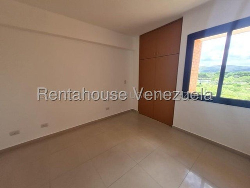 Naudy Escalona Asesor Inmobiliario De Rentahouse Vende Bello Apartamento En Zona Este De Barquisimeto