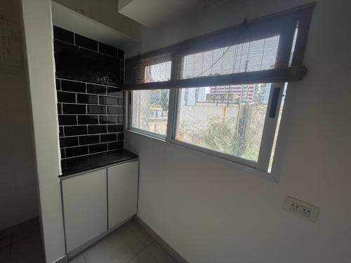 Imagen 10 de 30 de 3 Ambientes Con Balcón Y Toilette A Metros De Boulevard Charcas En Palermo