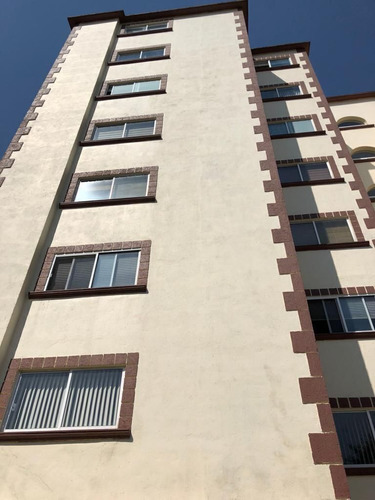 Departamento En Los Yaquis, Condominio Residencial