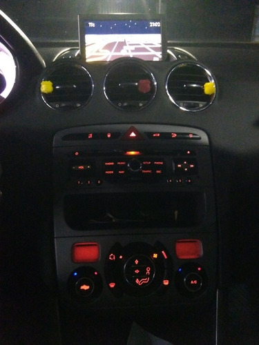 Imagen 8 de 21 de Peugeot 408 2011 1.6 Feline Hdi 115cv