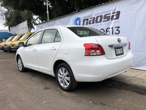 Imagen 12 de 15 de Toyota Yaris 2016 1.5 Premium Sedan At
