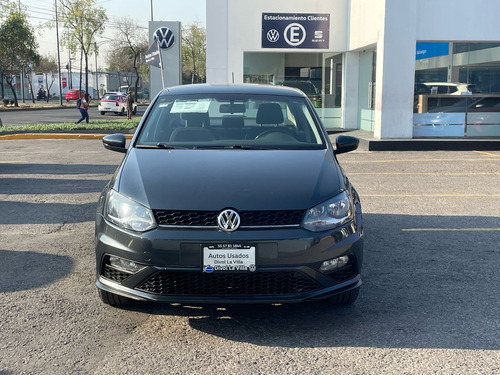 Volkswagen Vento 1.6 Confortline At