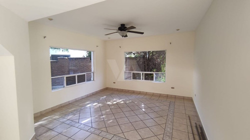 Imagen 7 de 30 de Casa Con 3 Habitaciones Con Baño Y Cuarto De Serv. En San Al