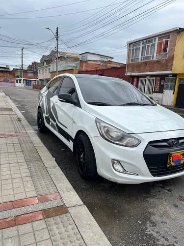 Hyundai Accent 1.6l 4 p