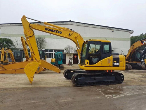 Komatsu Pc130