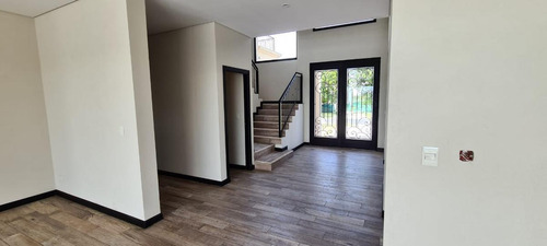 Imagen 9 de 30 de Venta | Casa | Canton, Islas