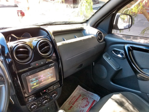 Imagen 6 de 10 de Renault Duster Oroch 2017 2.0 Privilege