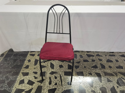 Silla Apilable Con Cubierta De Tela Y Moño (Usado)