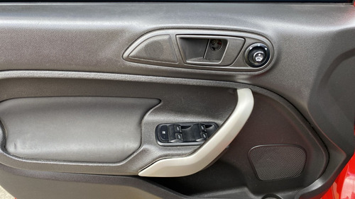 Imagen 16 de 19 de Ford Fiesta 1.6