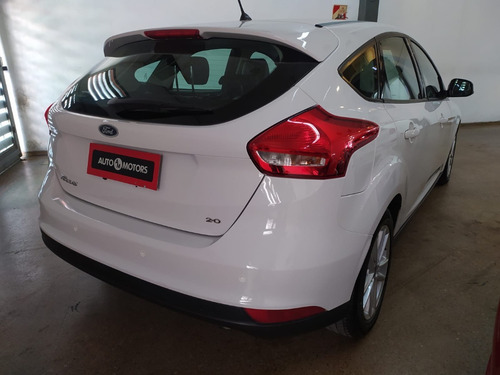 Imagen 6 de 17 de Ford Focus 2.0 Se 5pts 2016