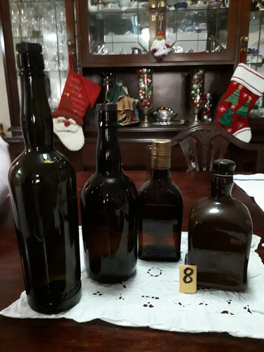 Vendo 4 Botellas De Vidrio Coleccionables. Usadas