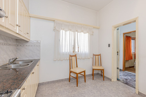 Venta Casa 3 Amb C/ Cochera-patio-lavadero-permuta