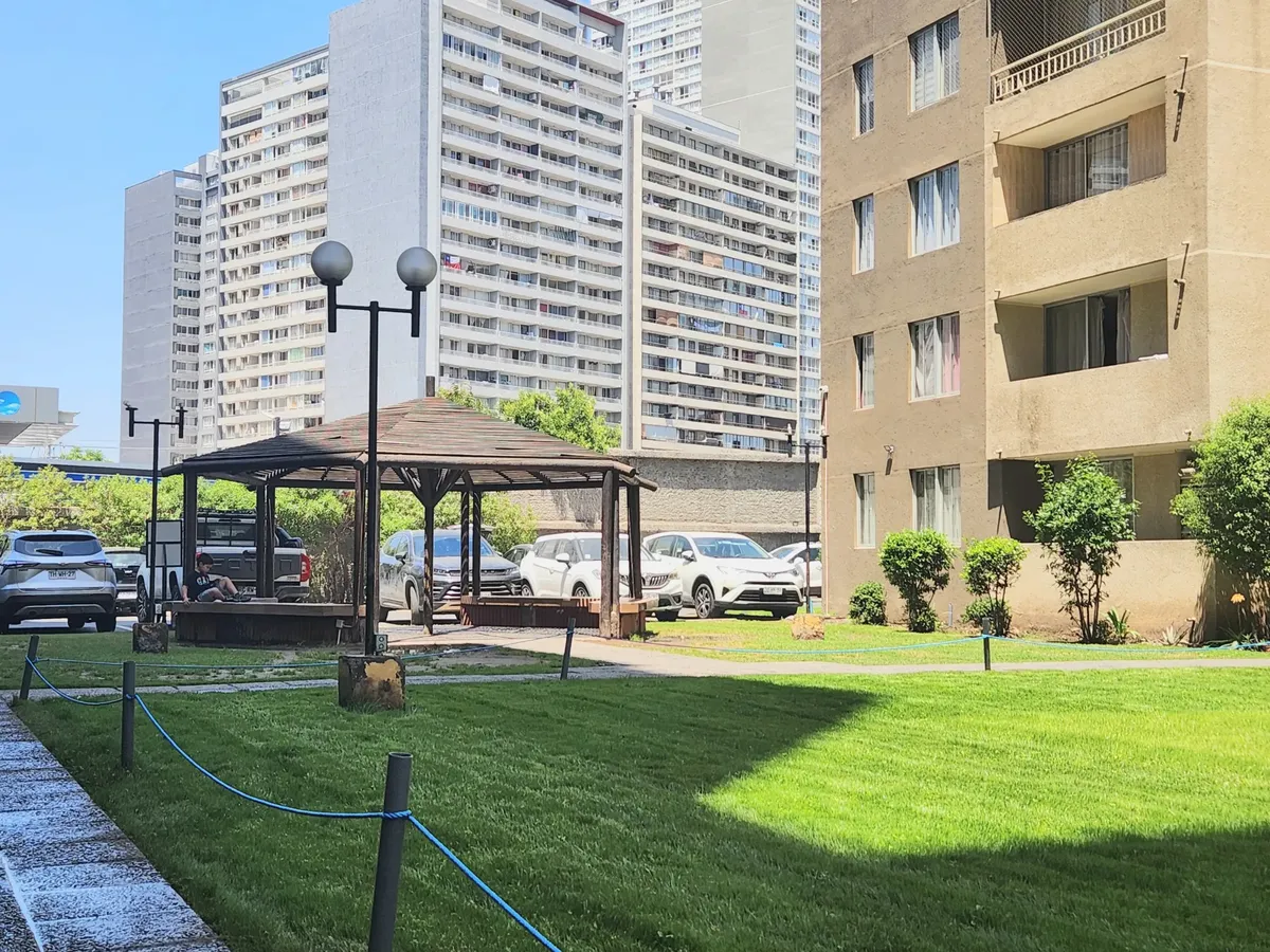Imagen 5 de 5 de Edificio Blanco Garcés (1 Est. 1 Bod.) Vista Poniente Piso