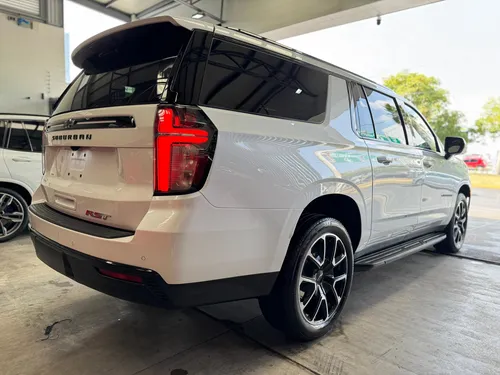 Chevrolet Suburban 5.3 Rst 4X4 At