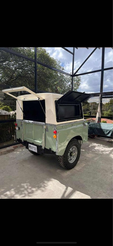 Tráiler Land Rover