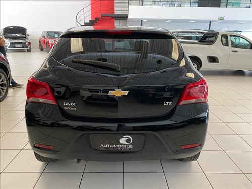 Imagem 3 de 8 de Chevrolet Onix Onix Hatch Ltz 1.4 8v Flex 4p Automatico