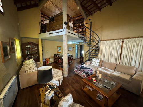 En Venta Espectacular Casa De Categoria En Agua De Oro