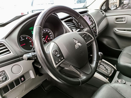 Imagem 7 de 17 de Mitsubishi L200 Triton 2.4 16v Turbo Sport Hpe Cd 4x4