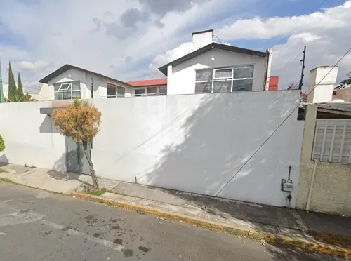 Casa Adjudicada Ubicada En Calle Elena Cárdenas, Morelos Primera Secc, Toluca De Lerdo, Méx. Sk04
