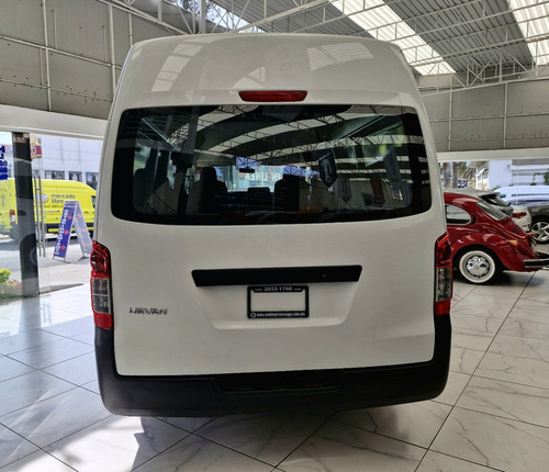 Nissan Urvan 4p Amplia L4/2.5 Man A/A P/Seg
