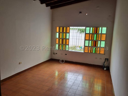 Local Comercial En Venta En Nueva Segovia Barquisimeto Lara -- %%m-c-t%% Cod. 24 Guion 3 7 5 9