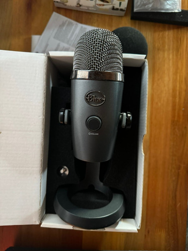 Micrófono Blue Yeti Nano Condensador Omnidireccional Gris Oscuro (Usado)