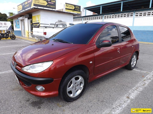Peugeot 206 .