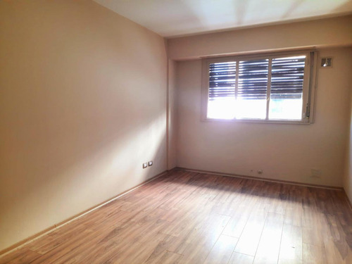Imagen 2 de 5 de Departamento De 2 Ambientes En Venta En Abasto.