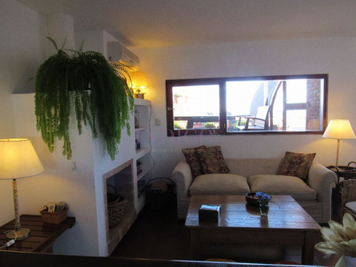 Imagen 6 de 14 de Muy Lindo Departamento En Alquiler En Manantiales, 3 Dormitorios , Mas Dependencia De Servicio.