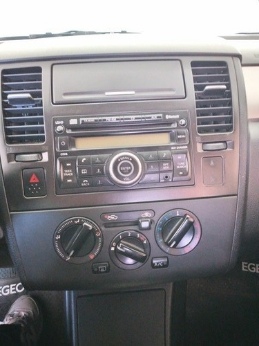 Nissan Tiida 1.8 Visia 2014