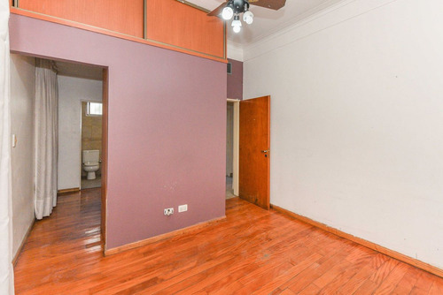 Venta Casa 5 Ambientes Con Cochera Versalles